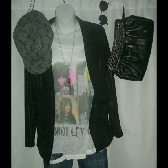 Chaser Motley Crue Shout At The Devil Ripped Tee - Picture 3 of 8